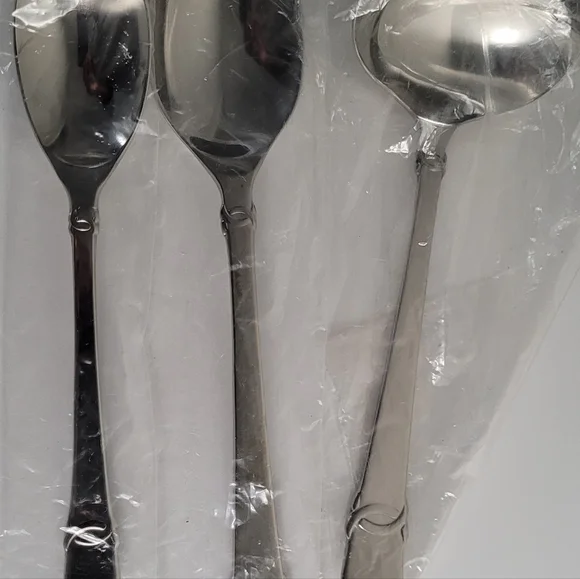 Oneida Flatware - Picture 2 of 3